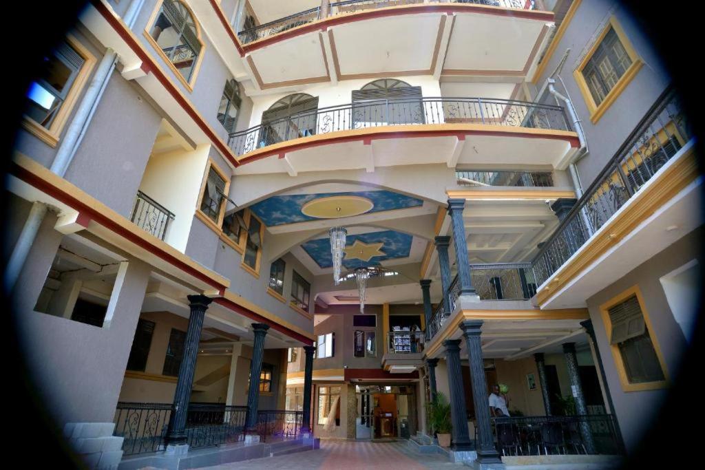 Keba Xpress Hotel - Entebbe Bagian luar foto