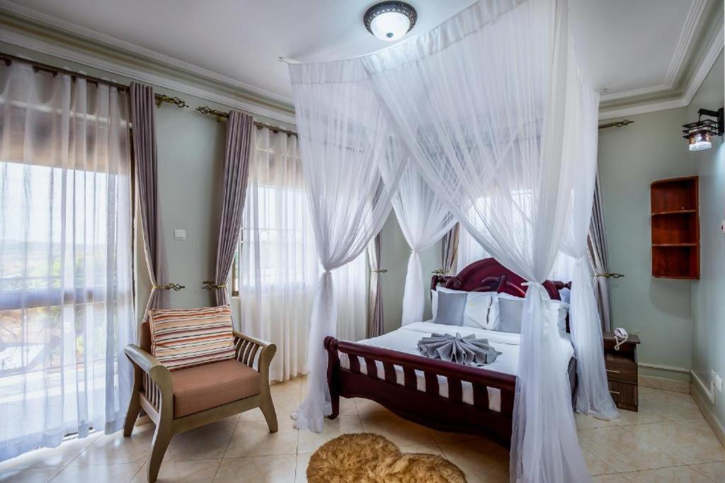 Keba Xpress Hotel - Entebbe Bagian luar foto