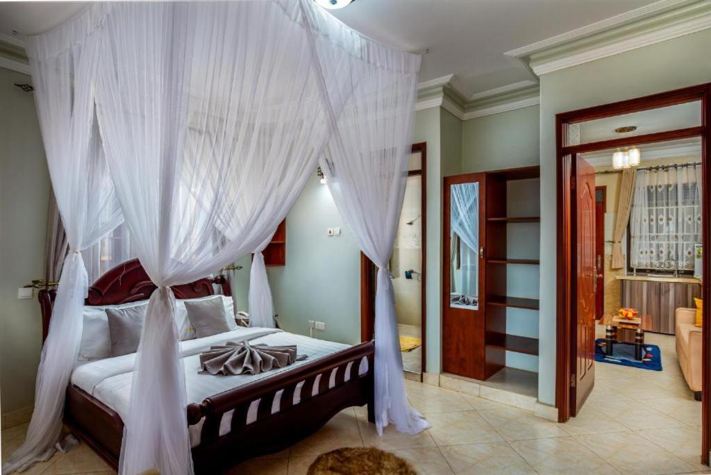 Keba Xpress Hotel - Entebbe Bagian luar foto